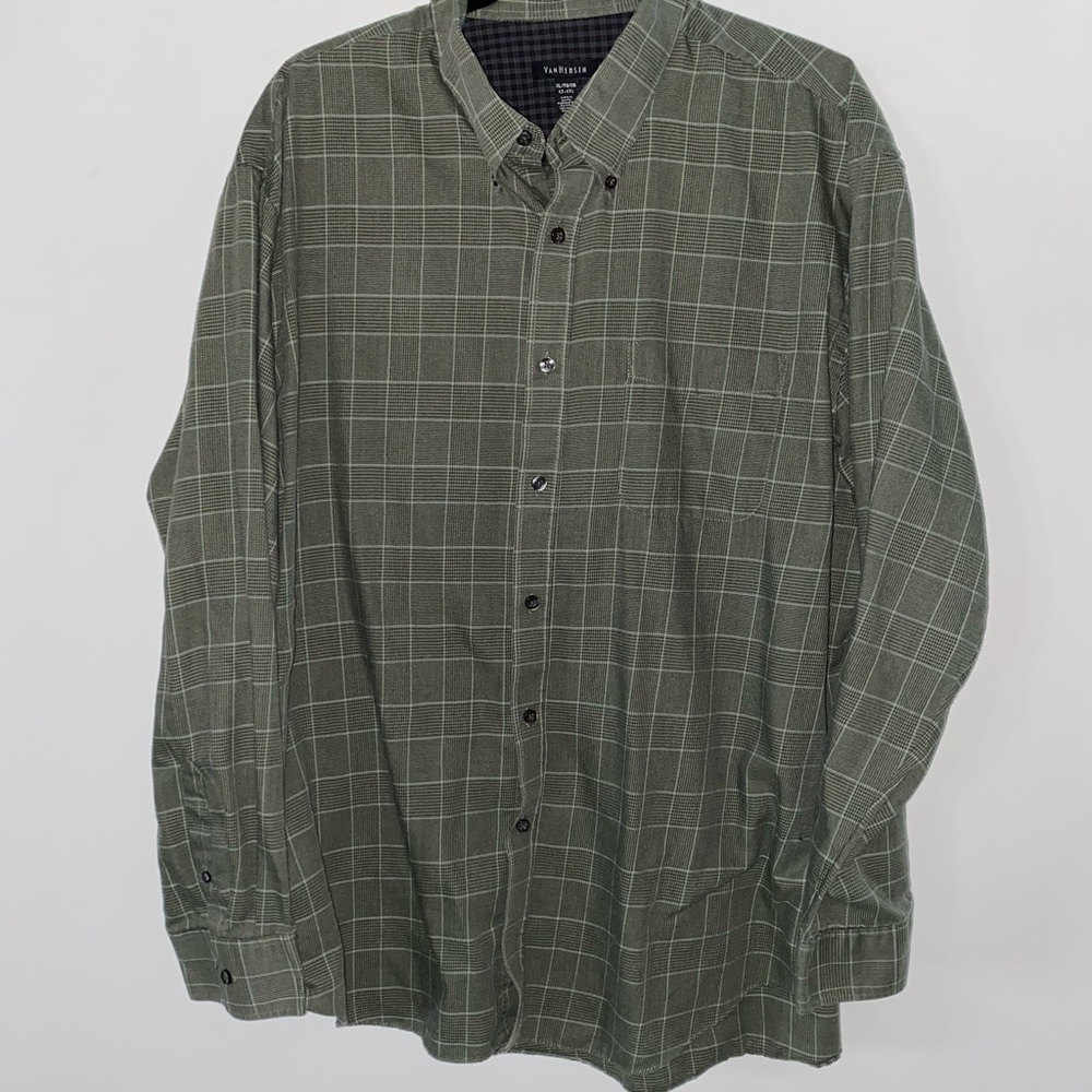 Van Heusen long sleeved dress shirt